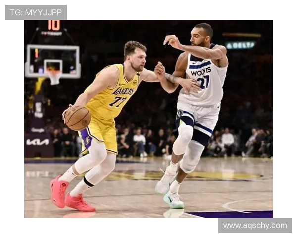 东契奇三双率湖人再横扫森林狼